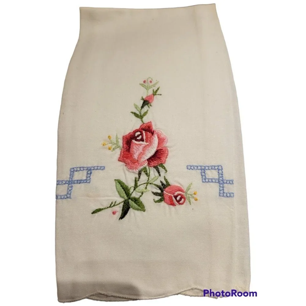 Starched Linen Tea Fingertip Towel Needlepoint Pink Floral Roses 13x19 inch Vtg